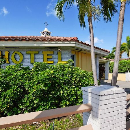 Oyo Hotel Coral Gables - Miami Airport Экстерьер фото