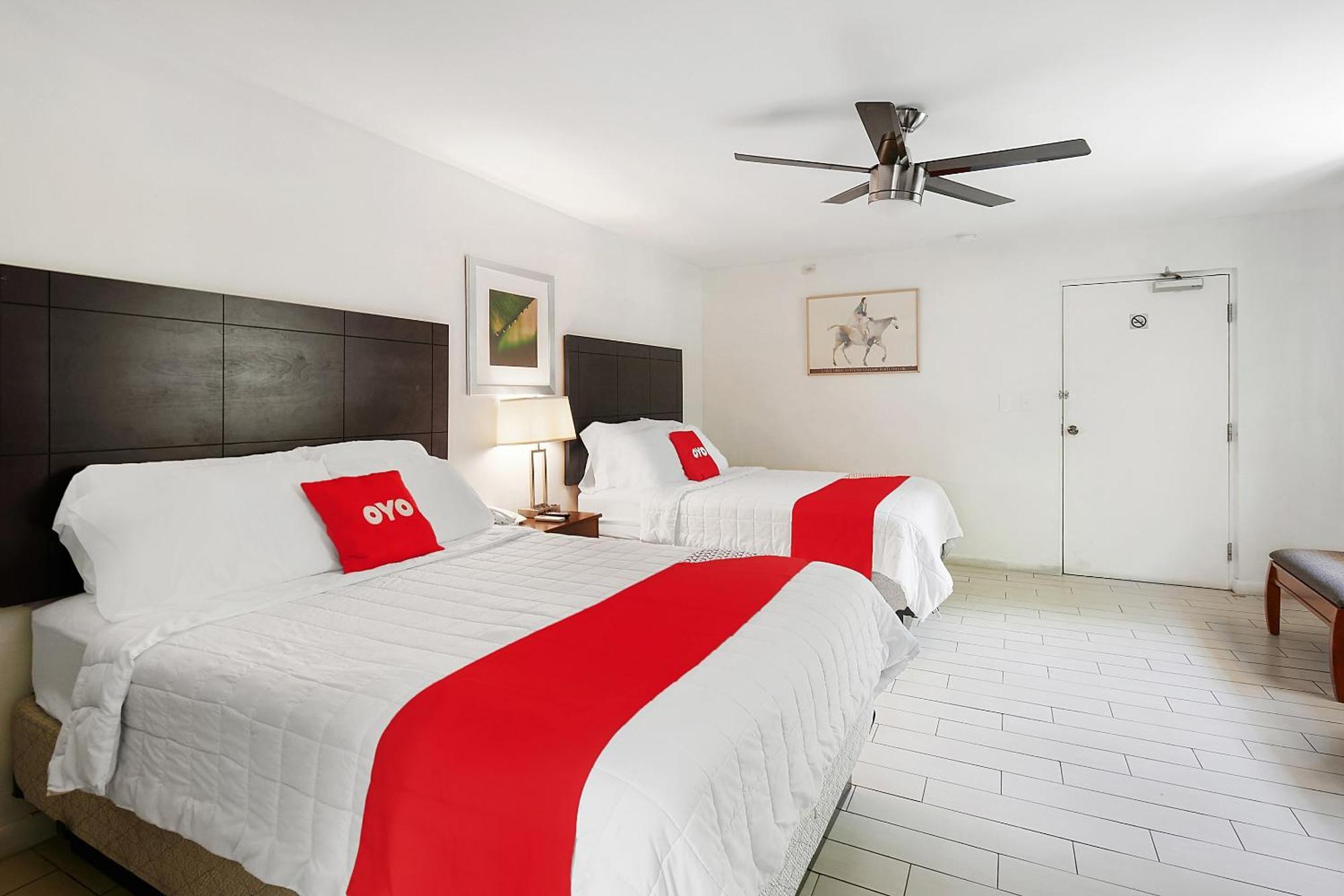 Oyo Hotel Coral Gables - Miami Airport Экстерьер фото