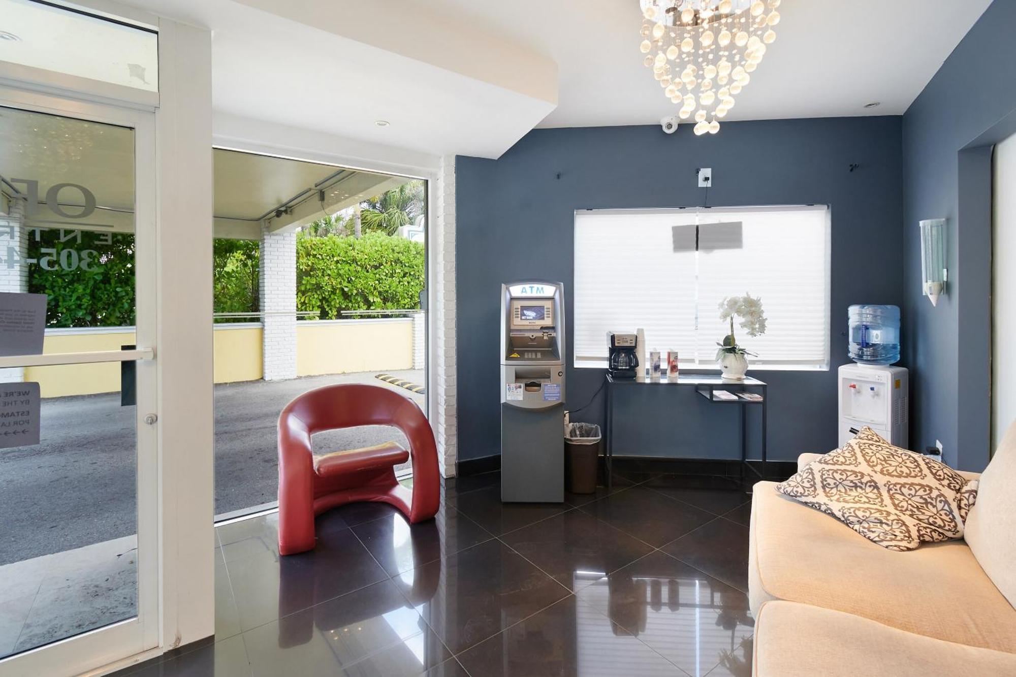 Oyo Hotel Coral Gables - Miami Airport Экстерьер фото