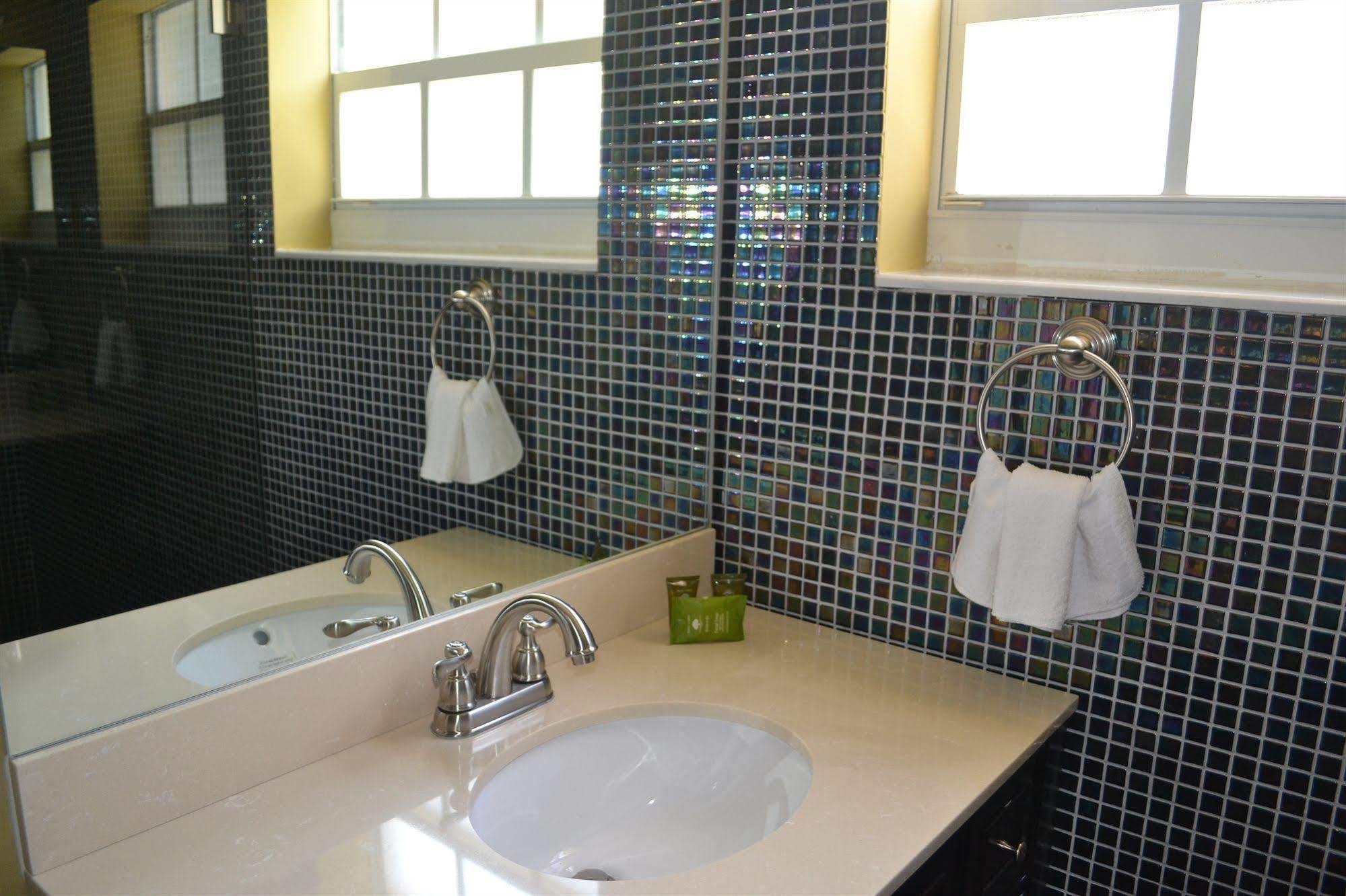 Oyo Hotel Coral Gables - Miami Airport Экстерьер фото